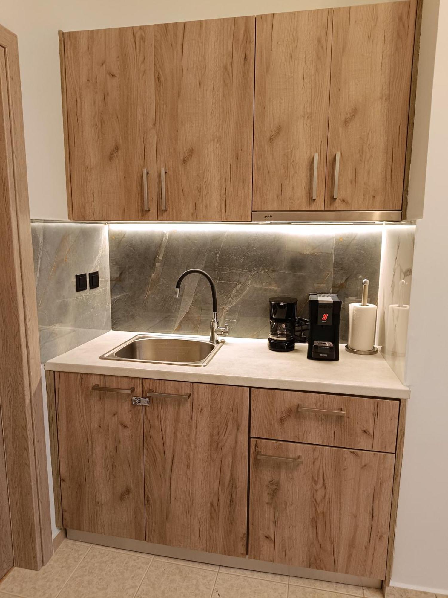 Giorgio Patrasso - Micro Apartment In The Center Of Патра Екстериор снимка