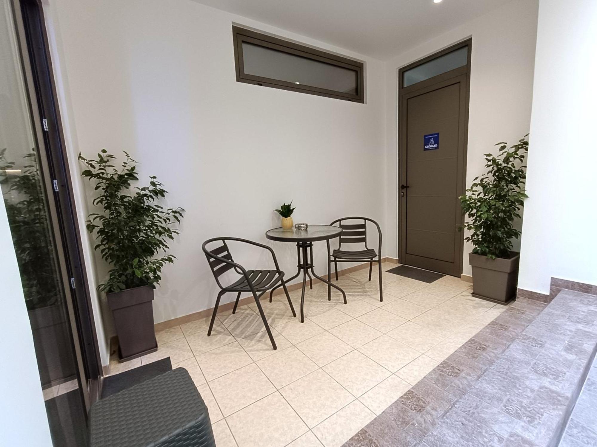 Giorgio Patrasso - Micro Apartment In The Center Of Патра Екстериор снимка